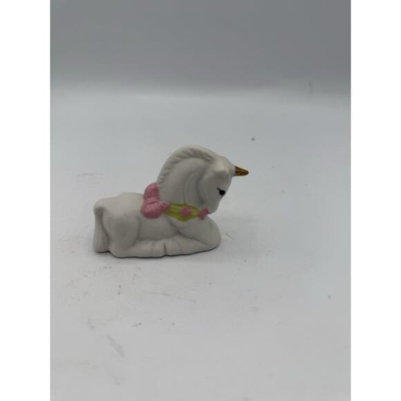 Mini Ceramic Unicorn Figurine 3” Laying White Gold Horn Floral Garland - Picture 3 of 7